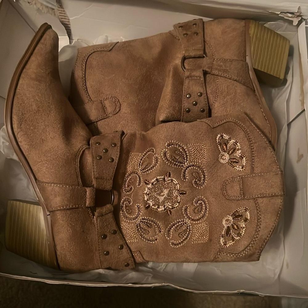 Light brown boots